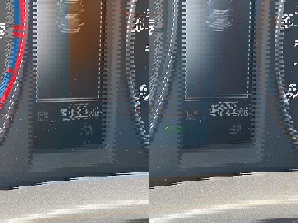 Used 2017 Toyota RAV4 XLE image 11