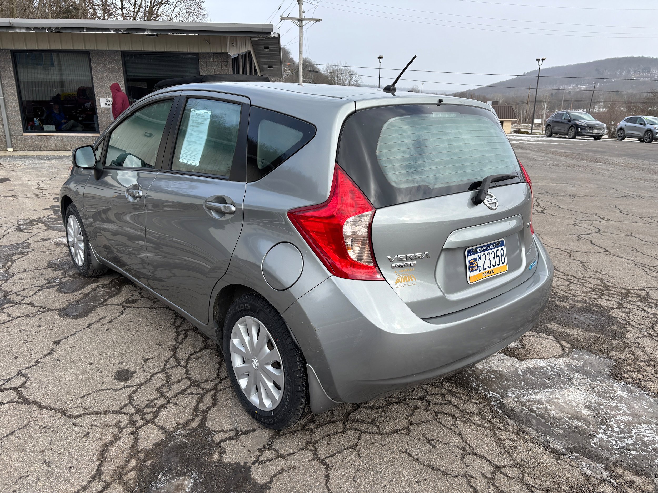 Used 2014 Nissan Versa Note SV FWD image 4