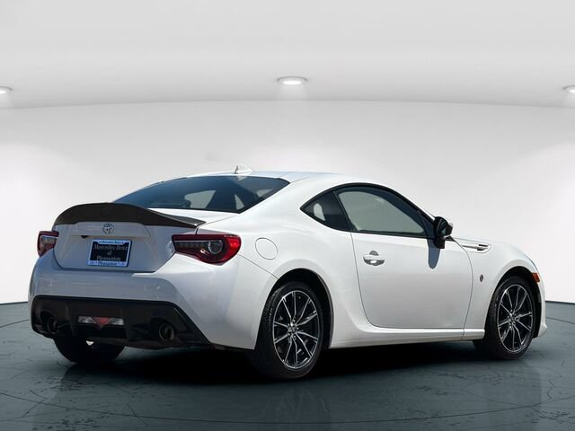 Used 2017 Toyota 86 RWD image 7