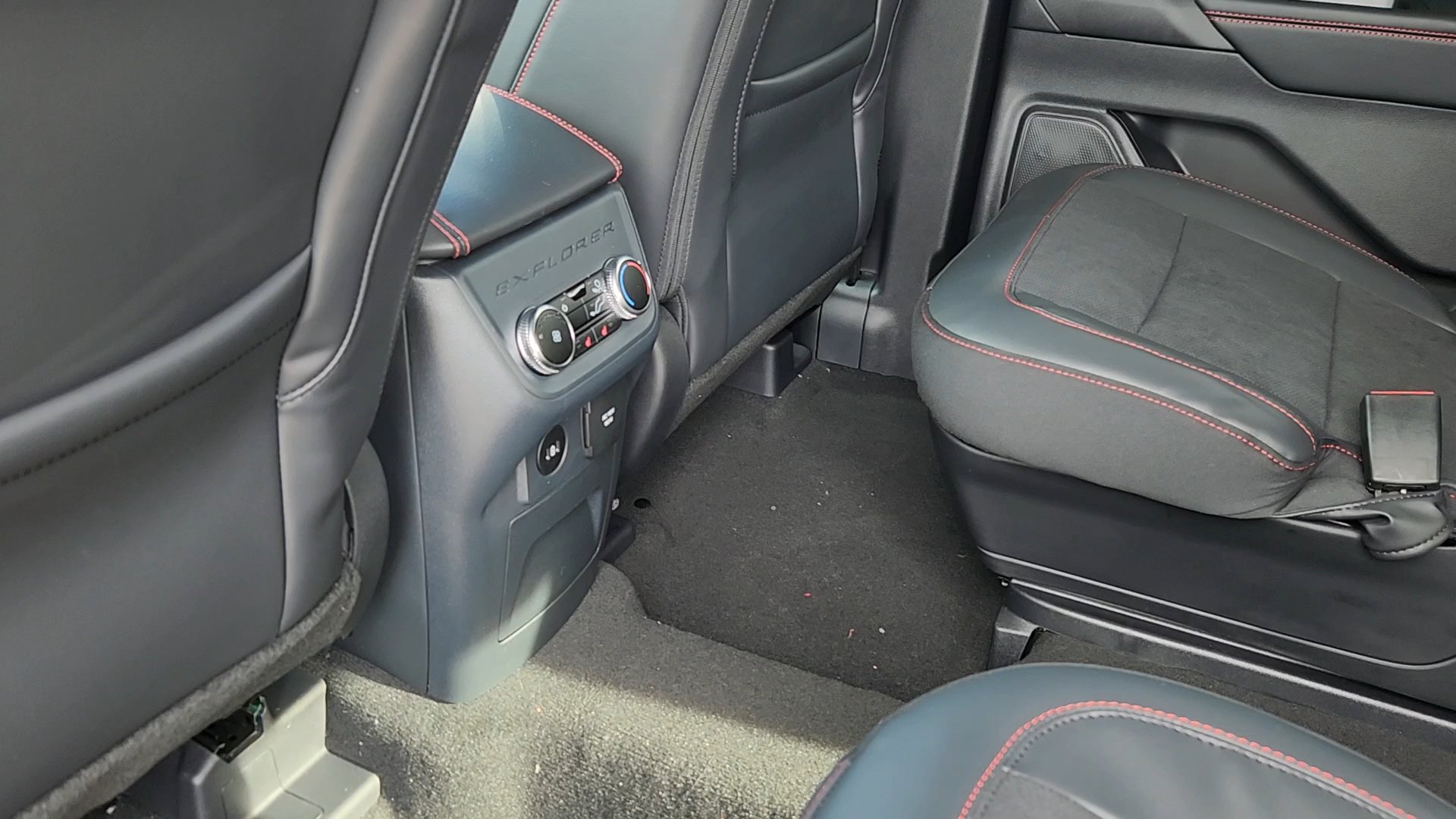 New 2026 Ford Explorer ST w/ Sun And Sound Package image 15