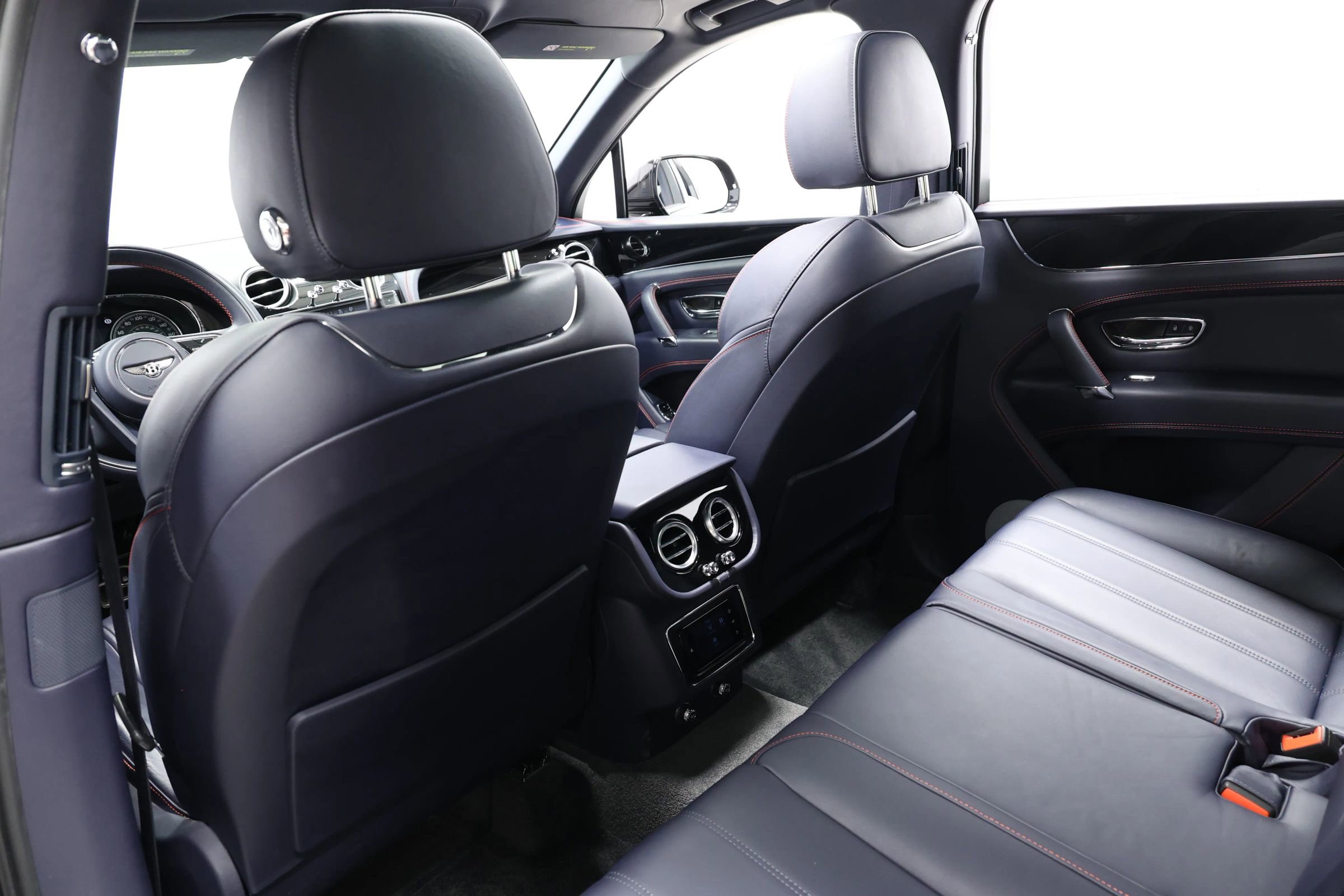 Used 2019 Bentley Bentayga AWD/4WD image 57