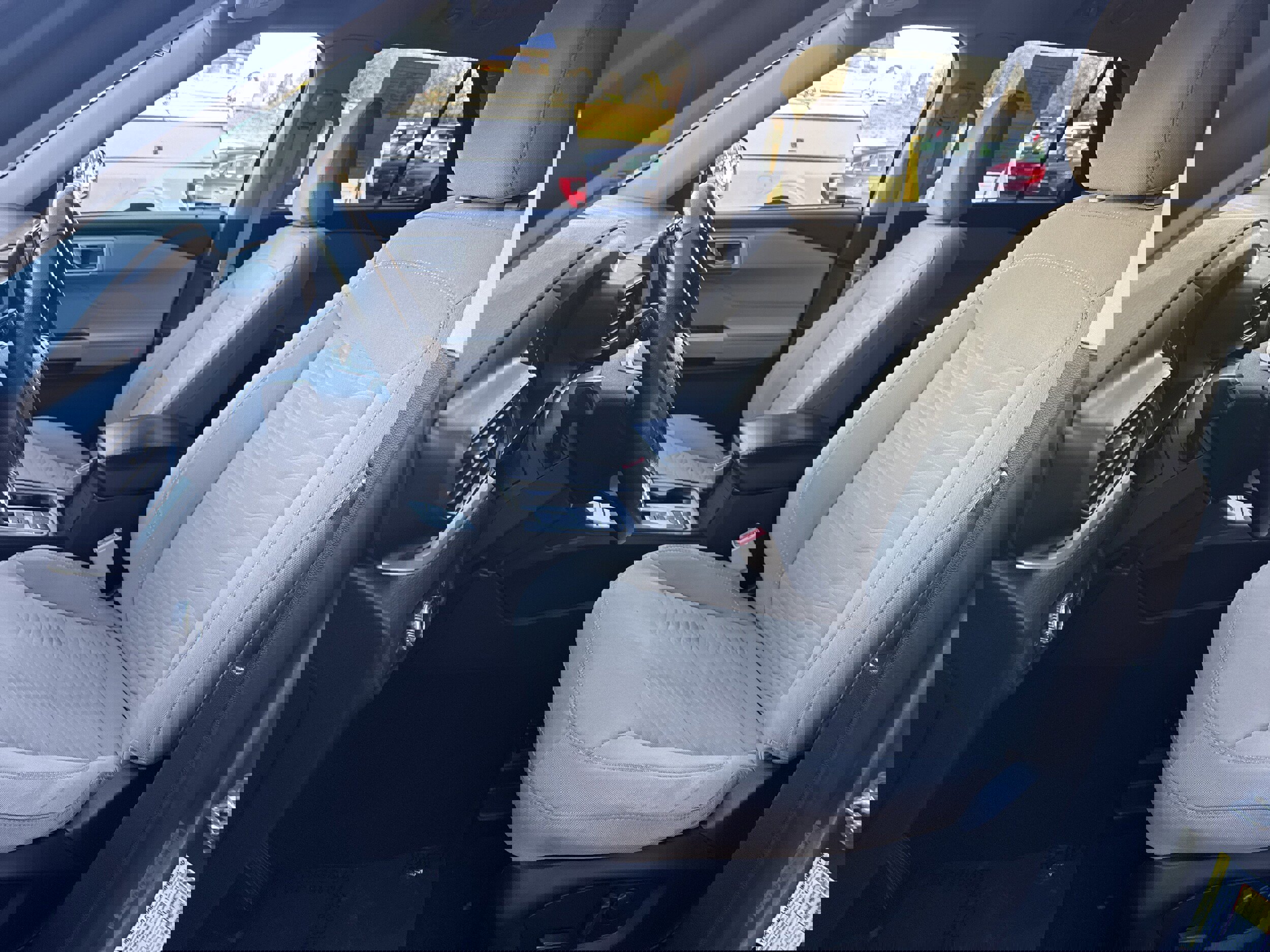 Used 2021 Ford Explorer XLT image 5