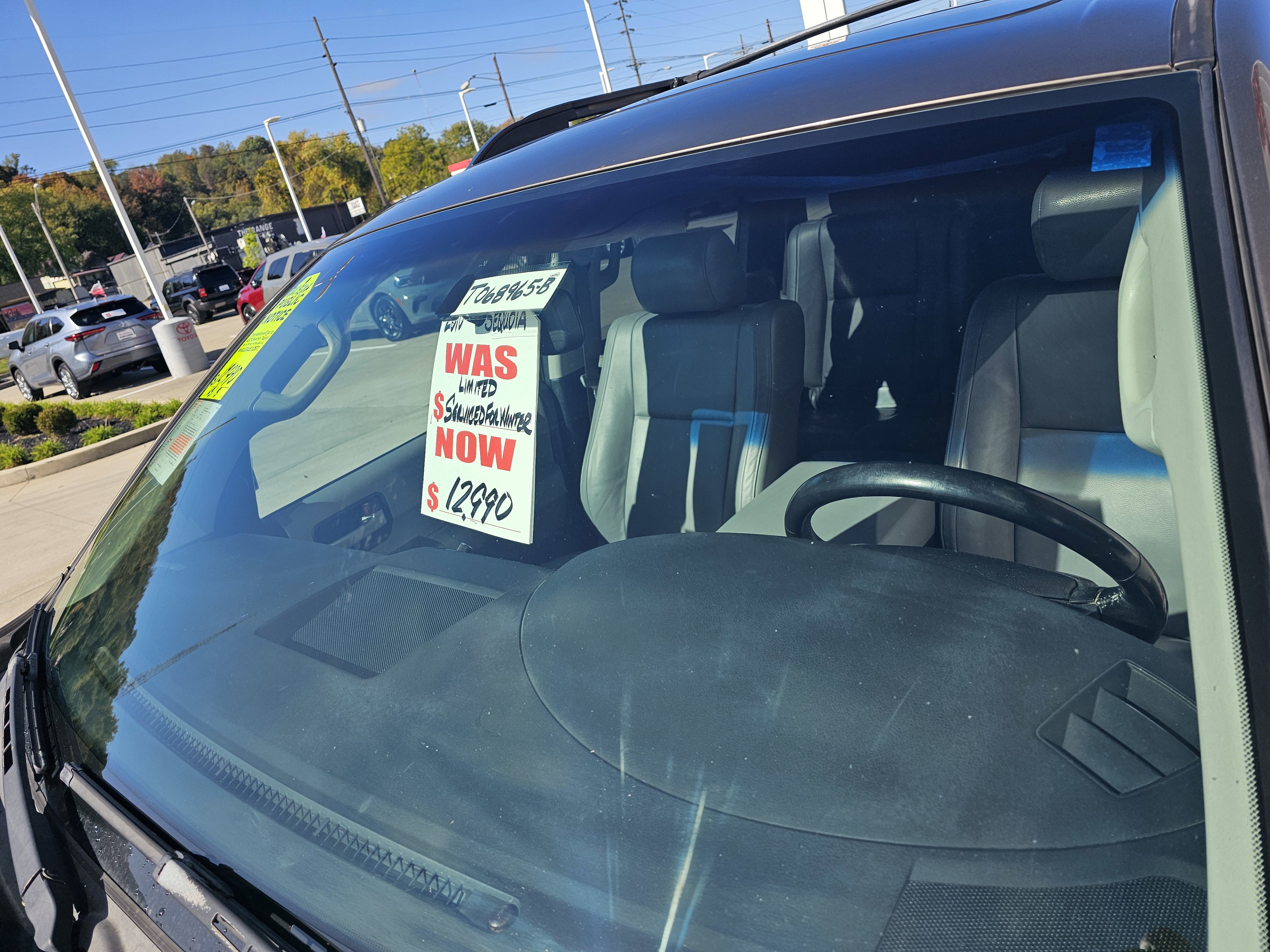 Used 2010 Toyota Sequoia Limited image 31