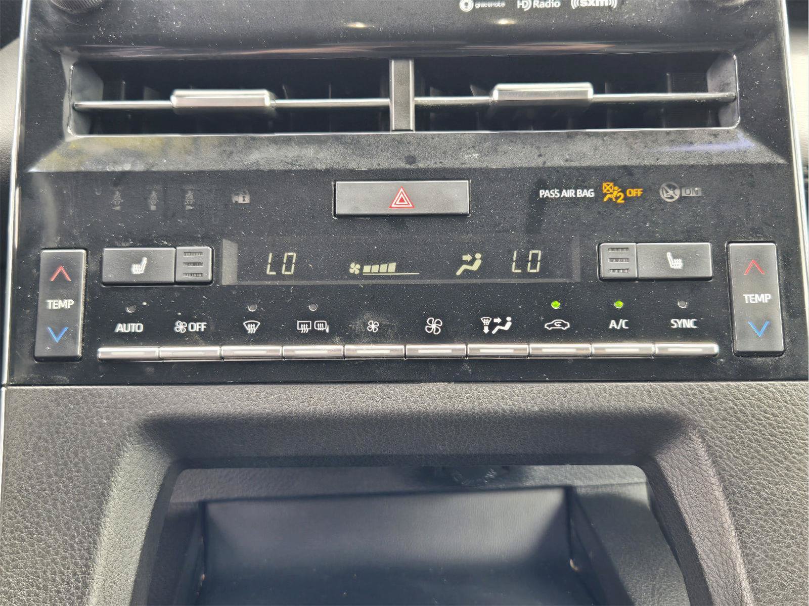 Used 2020 Toyota Avalon XLE w/ Moonroof Package FWD image 17