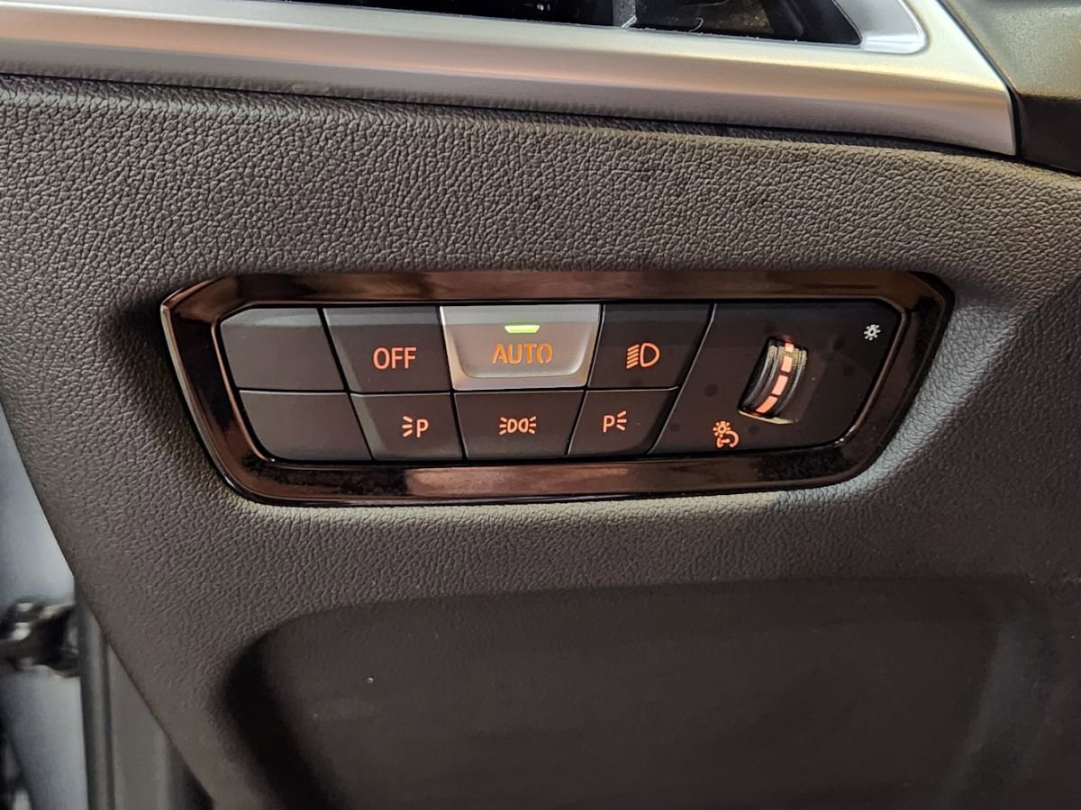 Used 2025 BMW M240i Coupe w/ Premium Package image 40