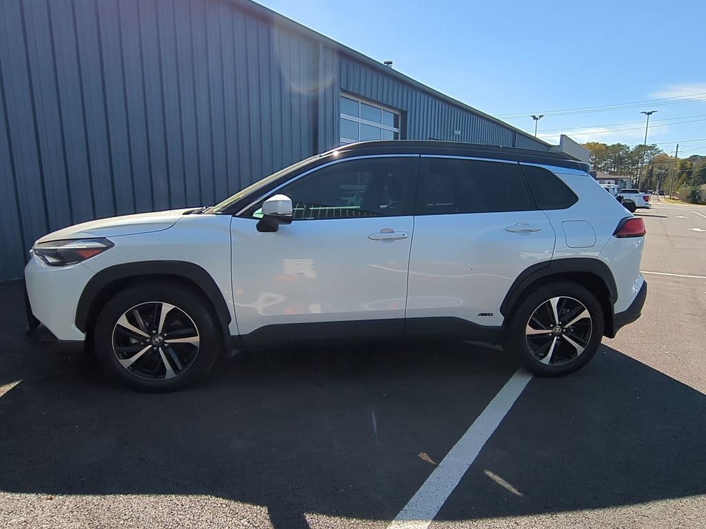 Used 2024 Toyota Corolla Cross XSE w/ Convenience Package image 11