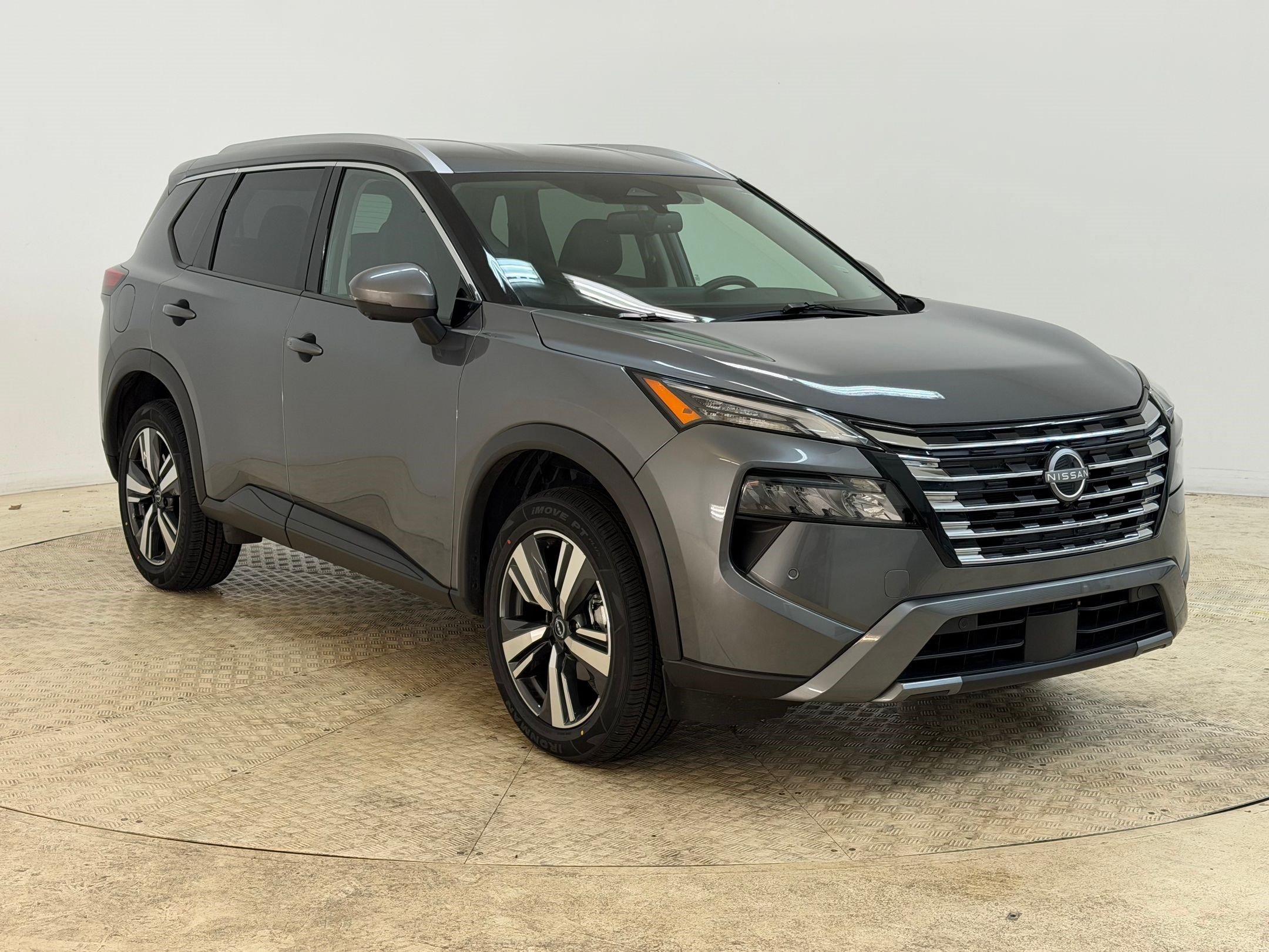 Used 2026 Nissan Rogue SL FWD image 7