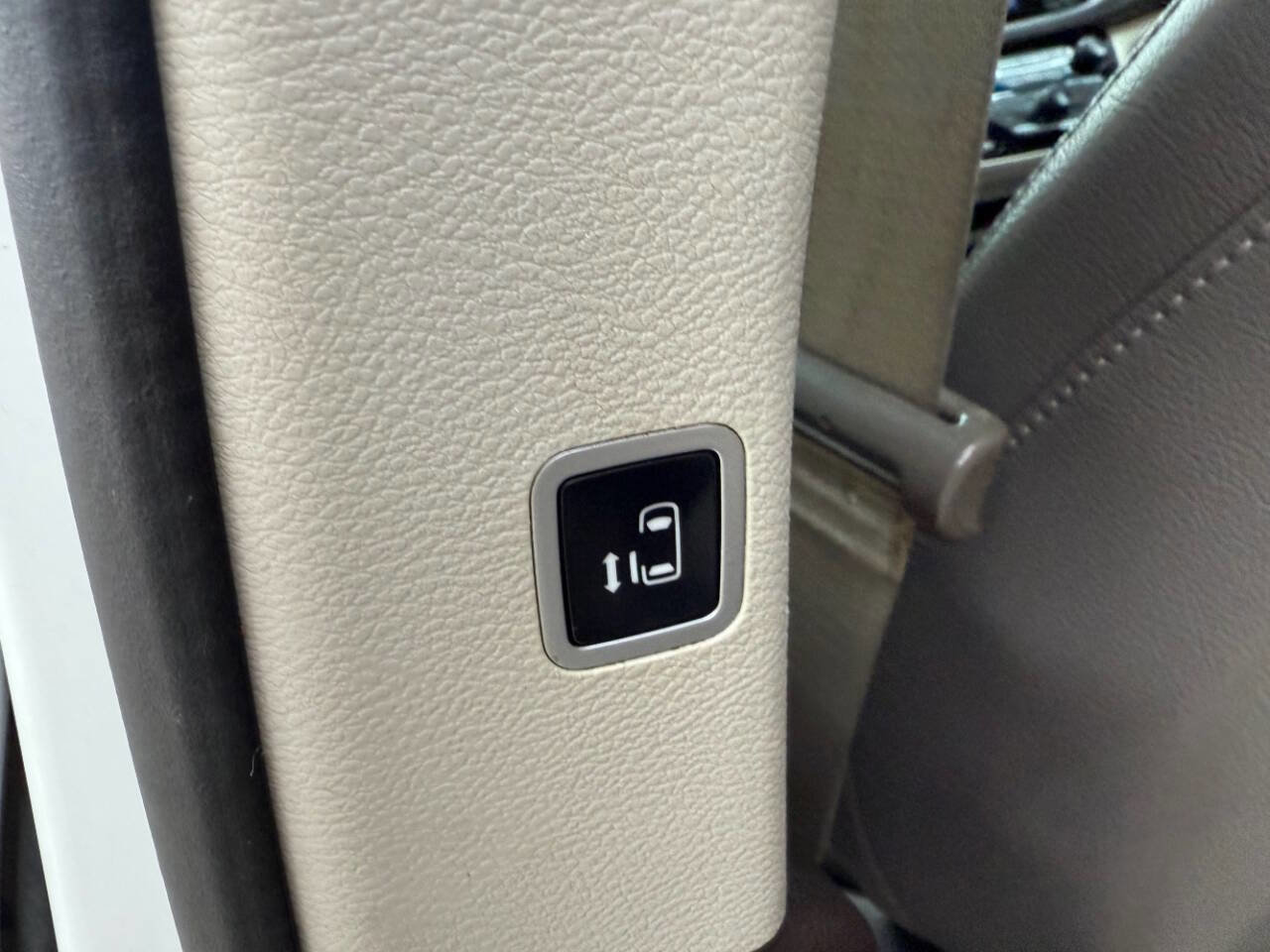 Used 2017 Chrysler Pacifica Touring-L Plus w/ Advanced Safetytec Group FWD image 28