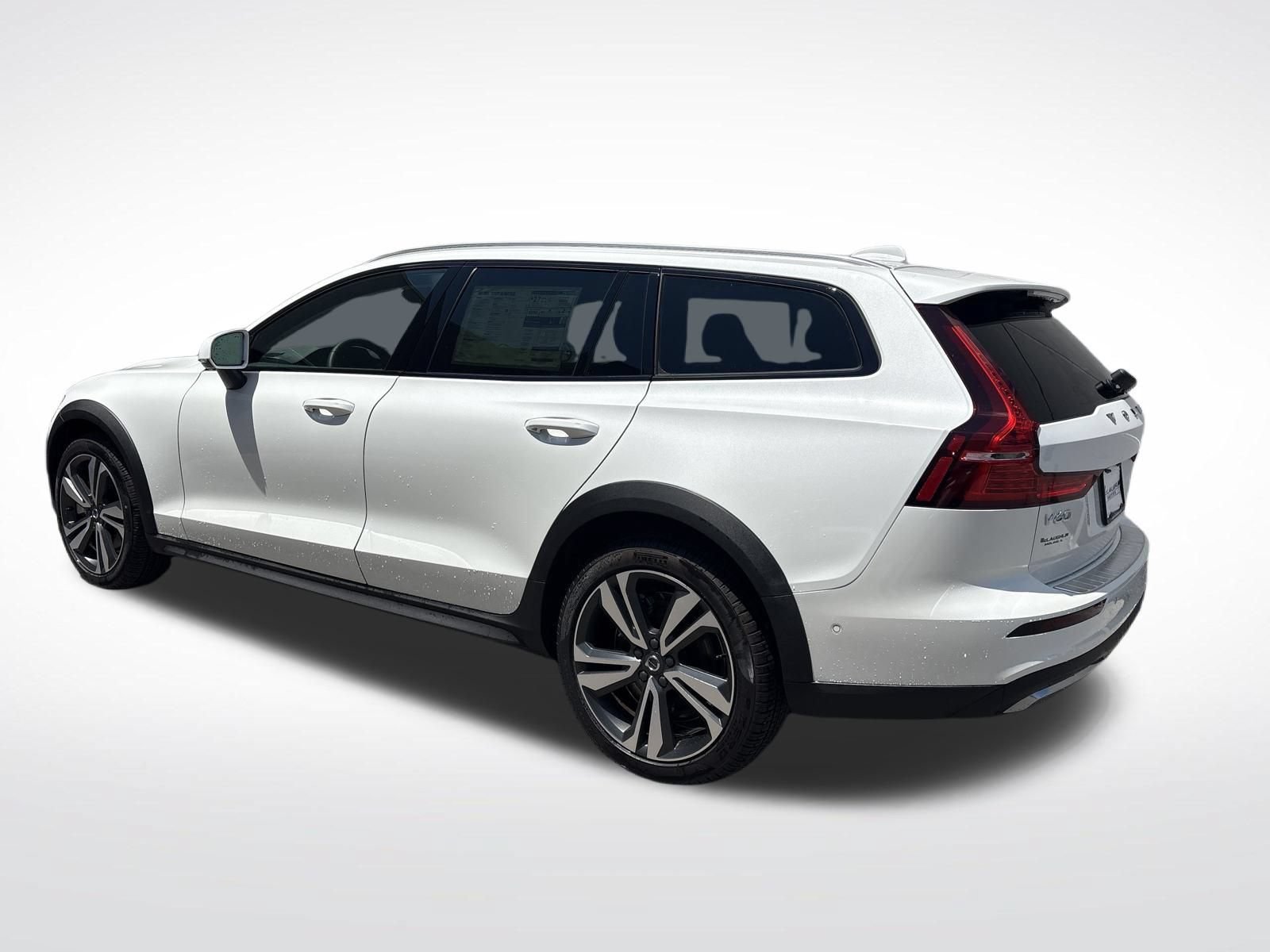 New 2025 Volvo V60 B5 Cross Country Plus w/ Protection Package Premier AWD/4WD video 3