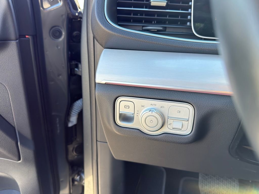 Used 2022 Mercedes-Benz GLE 350 4MATIC w/ Premium Package image 18