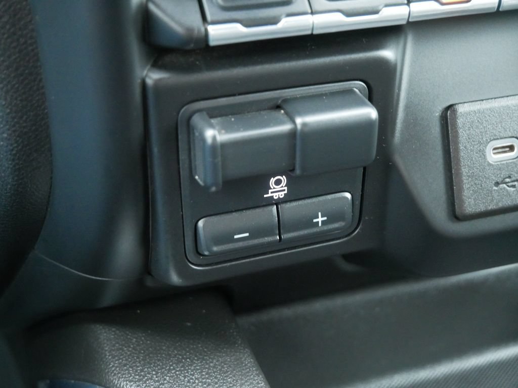 Used 2021 GMC Sierra 1500 SLT w/ SLT Premium Package AWD/4WD image 4