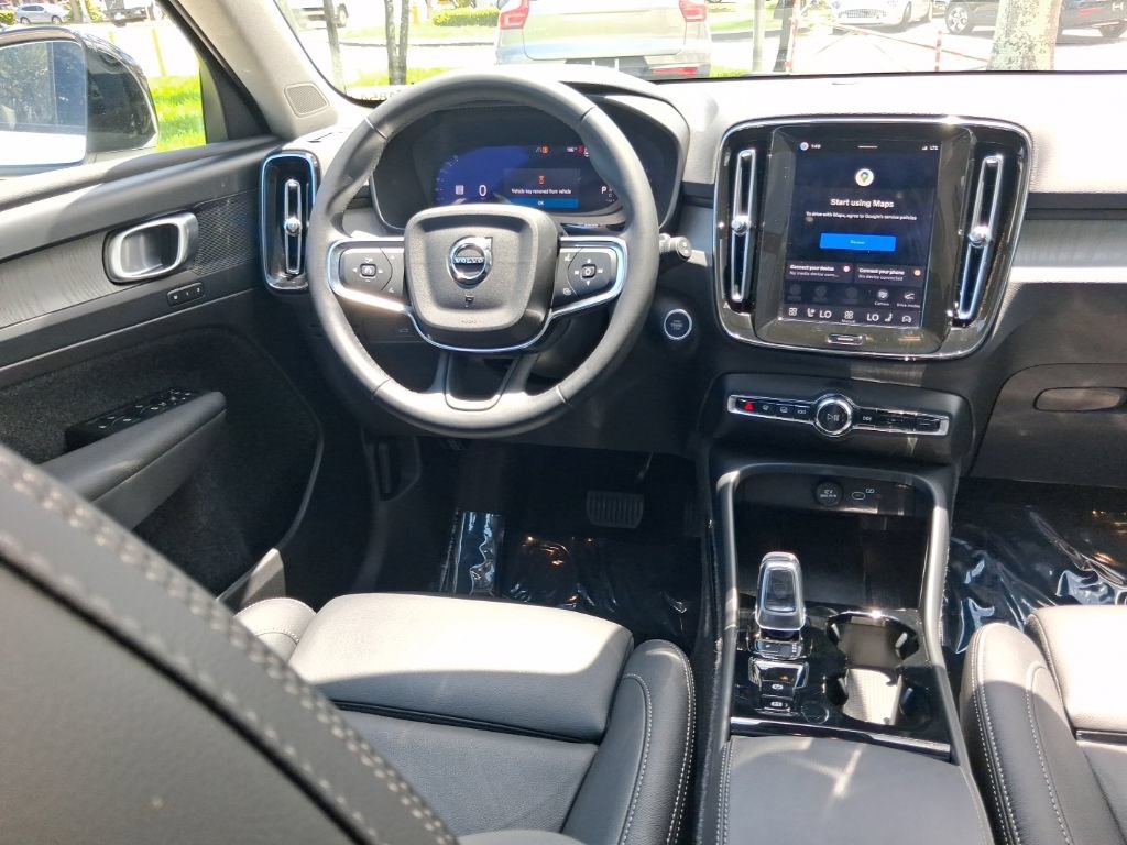 Certified 2026 Volvo XC40 B5 Plus AWD/4WD image 10