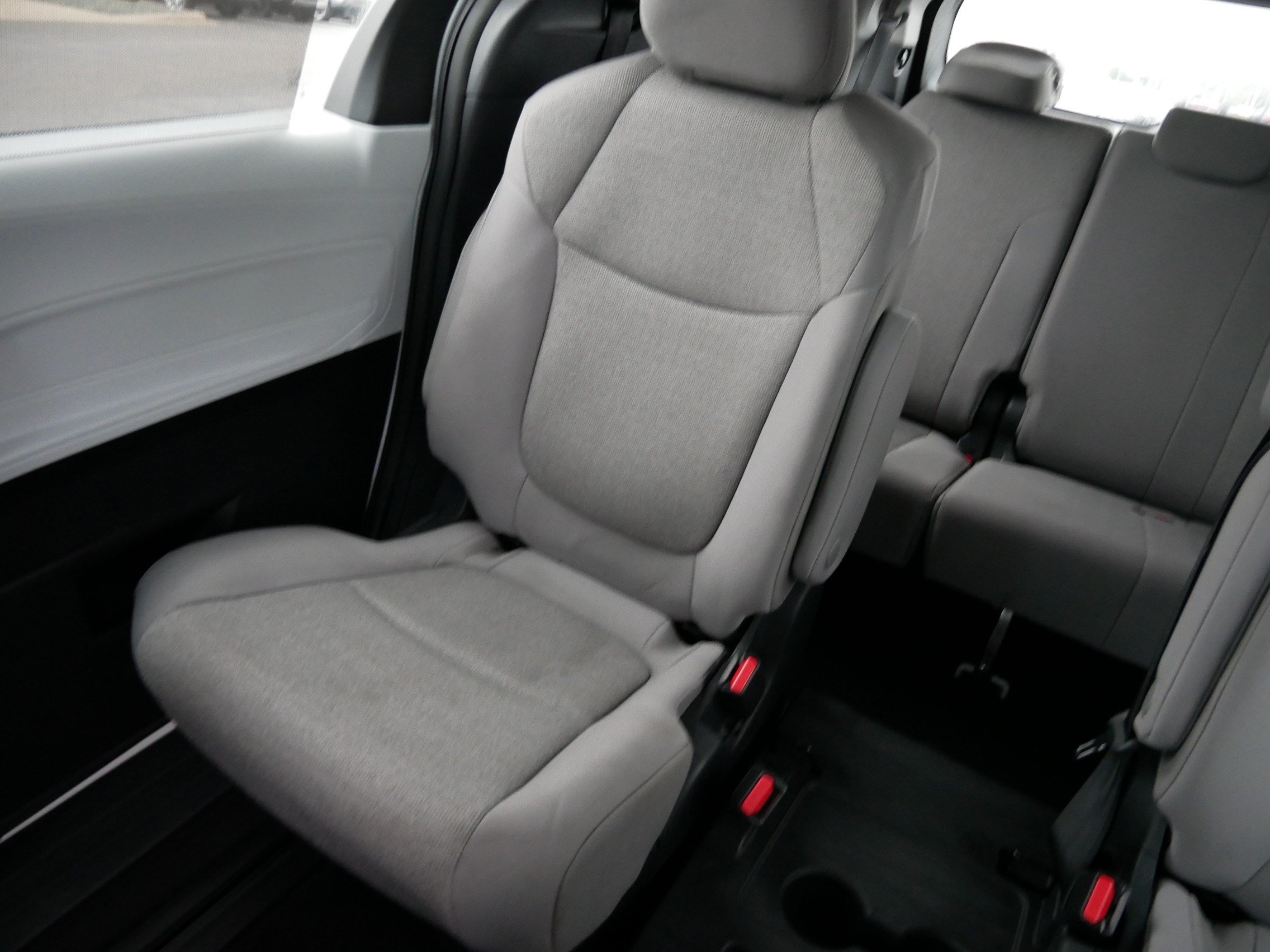 Certified 2026 Toyota Sienna LE FWD image 12
