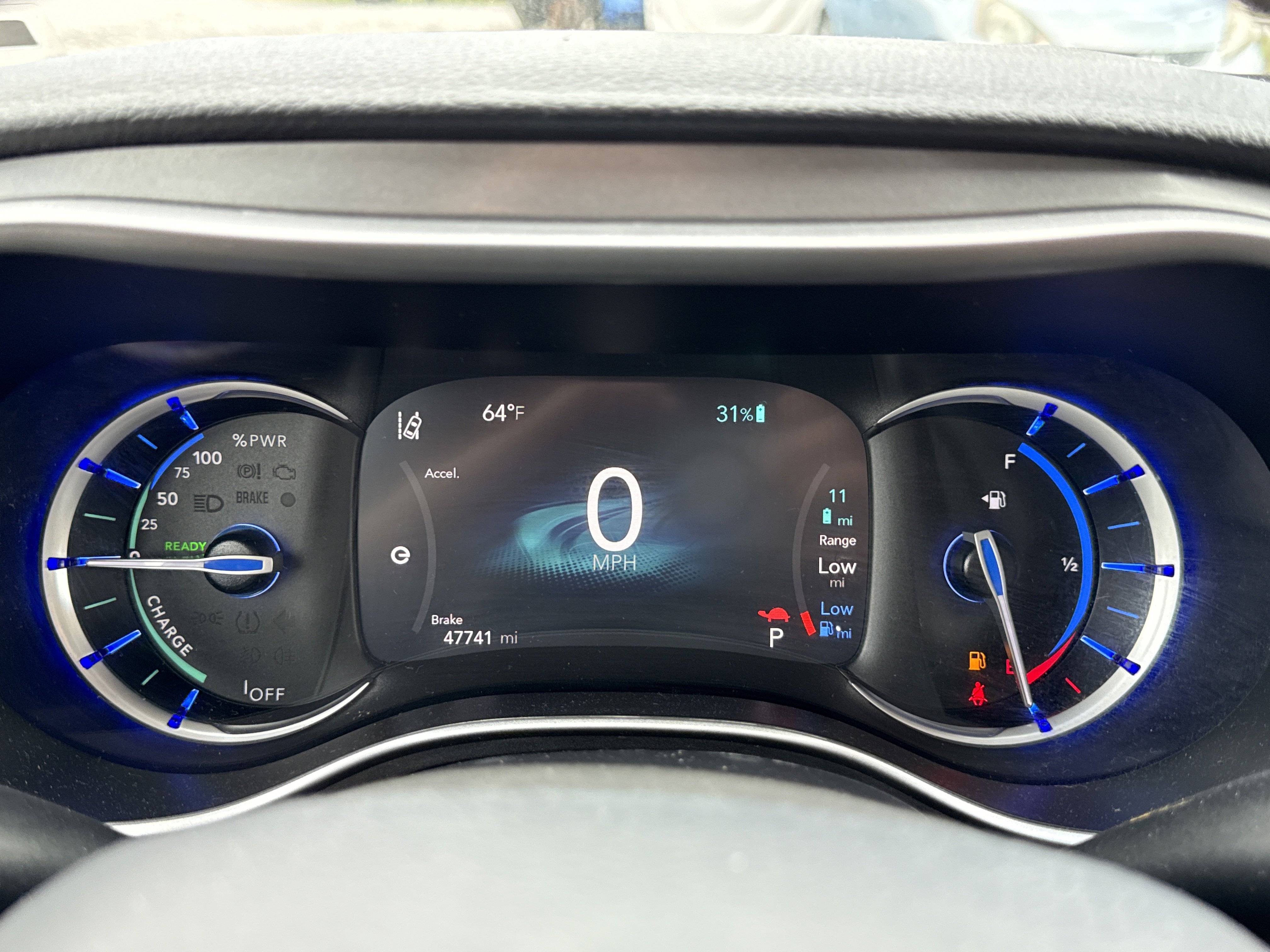 Used 2024 Chrysler Pacifica Select image 13