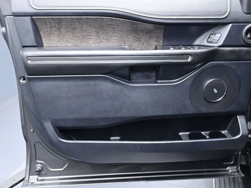 Used 2019 Ford Expedition Limited w/ Equipment Group 302A image 20