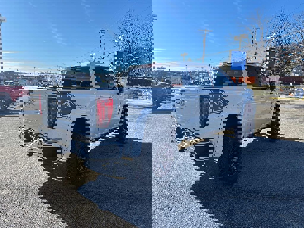 New 2026 GMC Sierra 1500 AT4 w/ AT4 Premium Package AWD/4WD image 5