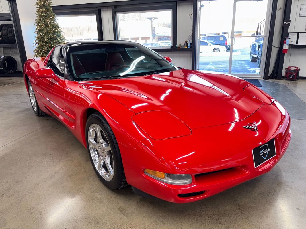 Used 2004 Chevrolet Corvette Coupe w/ Roof Package image 18