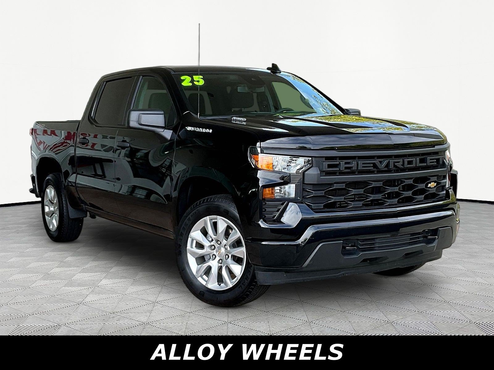 Used 2025 Chevrolet Silverado 1500 Custom AWD/4WD image 3