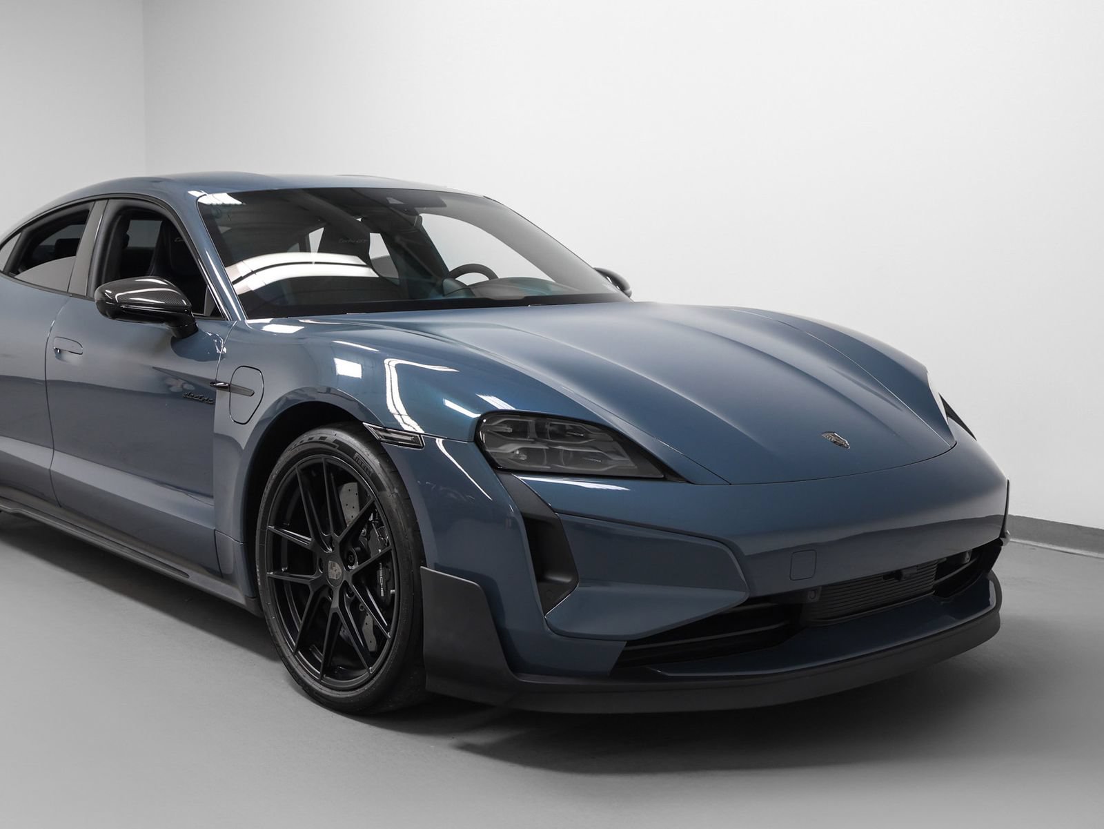 Certified 2025 Porsche Taycan Turbo GT AWD/4WD image 9