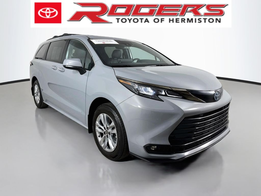 Certified 2023 Toyota Sienna XLE Woodland Edition