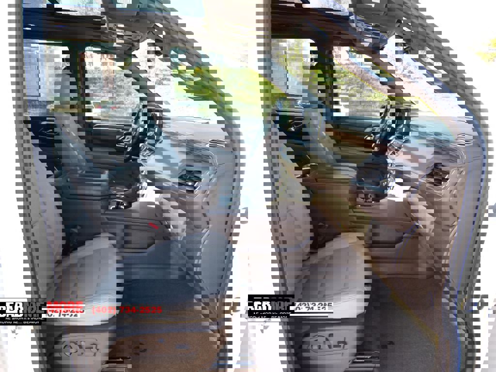 Used 2021 Chevrolet Suburban Z71 w/ Z71 Signature Package image 27