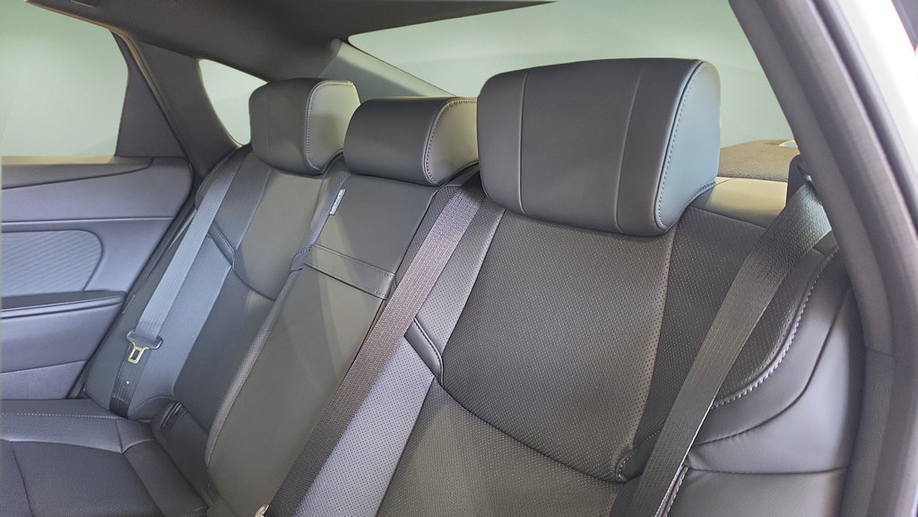 New 2026 Lexus ES 500e AWD/4WD image 18