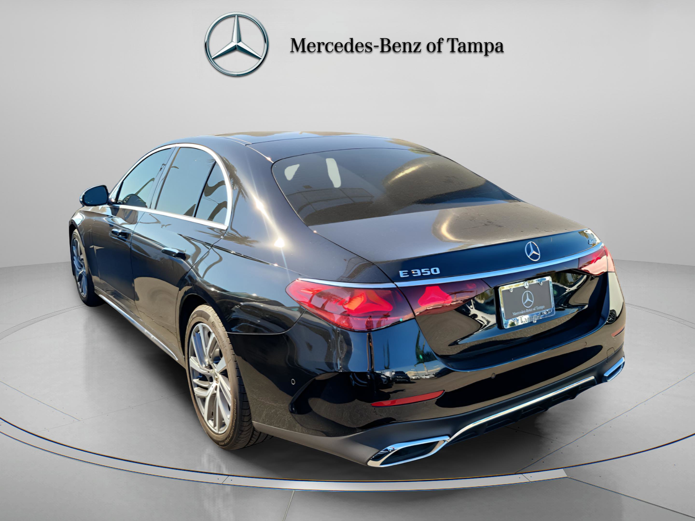 Certified 2025 Mercedes-Benz E 350 4MATIC Sedan image 2