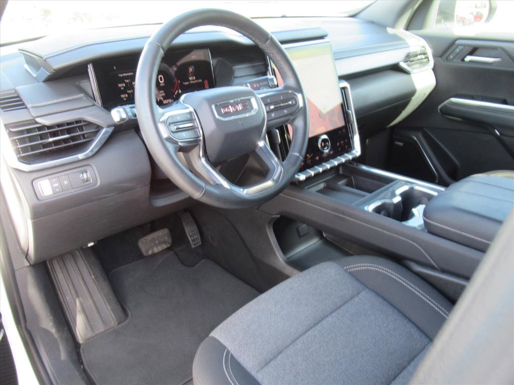 Used 2025 GMC Acadia Elevation FWD image 16