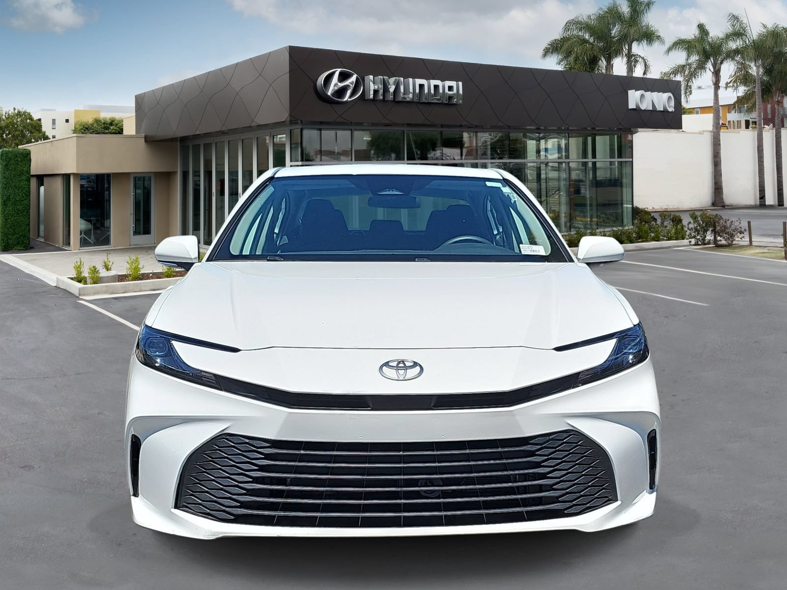 Used 2025 Toyota Camry LE FWD image 8