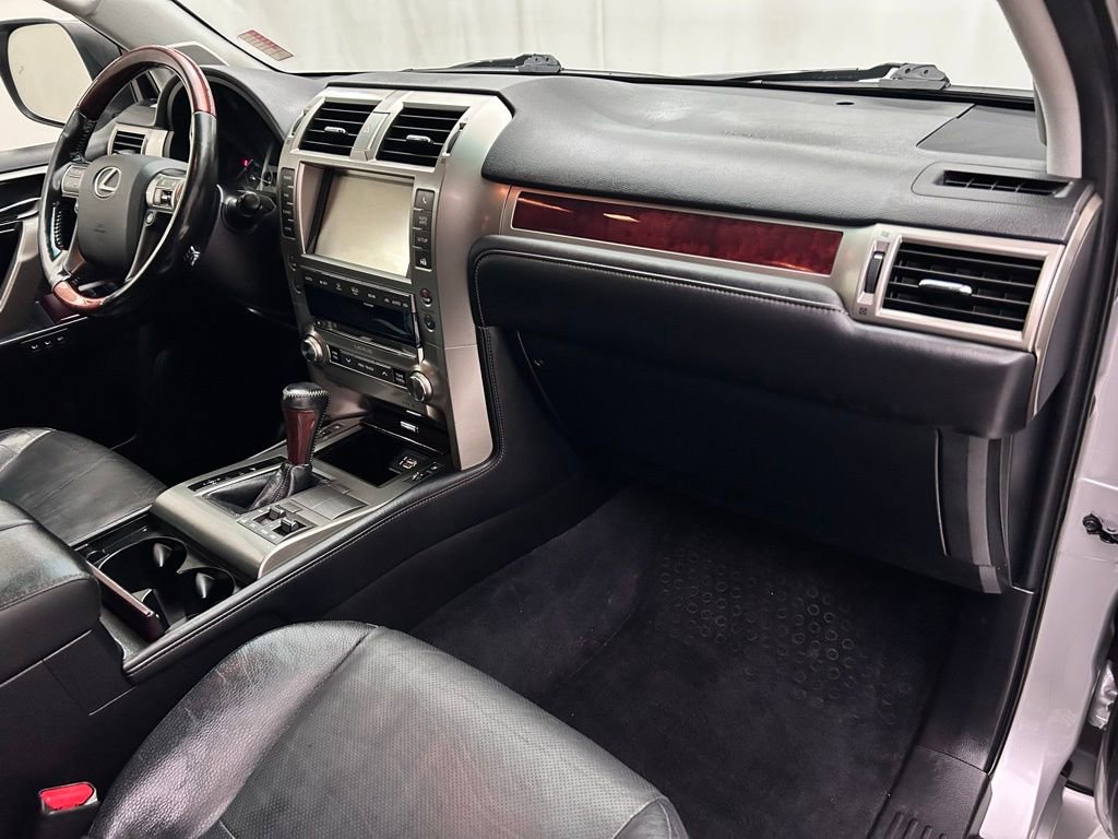 Used 2016 Lexus GX 460 w/ Premium Package AWD/4WD image 21
