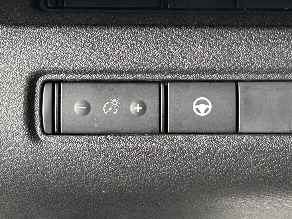 Used 2023 Nissan Pathfinder SV AWD/4WD image 29