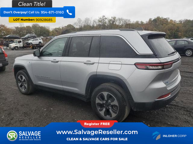 Used 2023 Jeep Grand Cherokee 4WD 4xe image 3