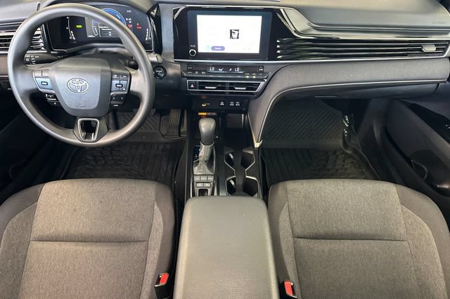 Used 2025 Toyota Camry LE AWD/4WD image 17