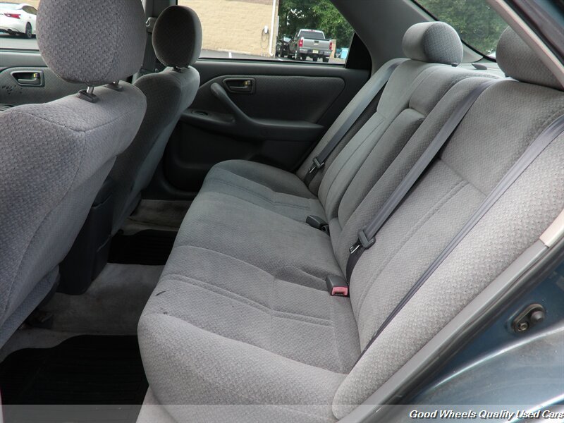 Used 2001 Toyota Camry LE FWD image 7