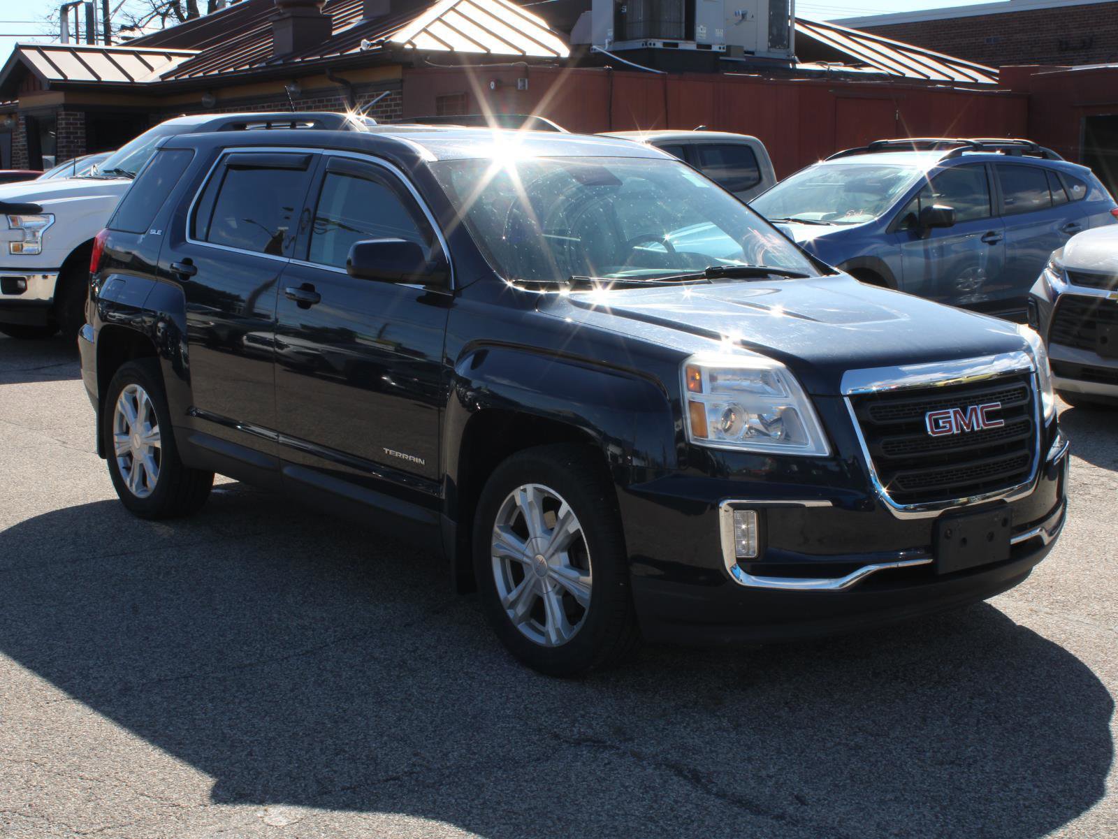 Used 2017 GMC Terrain SLE w/ Convenience Package AWD/4WD image 3