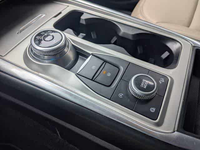 Used 2020 Ford Explorer XLT w/ Equipment Group 202A AWD/4WD image 29