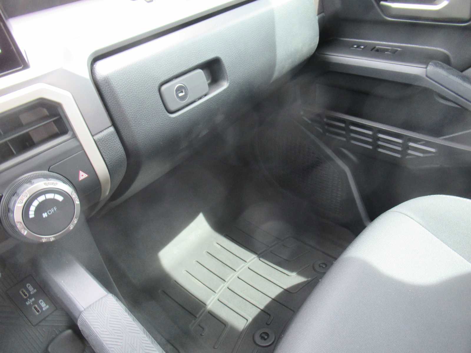 Used 2024 Toyota Tacoma TRD Off-Road image 36