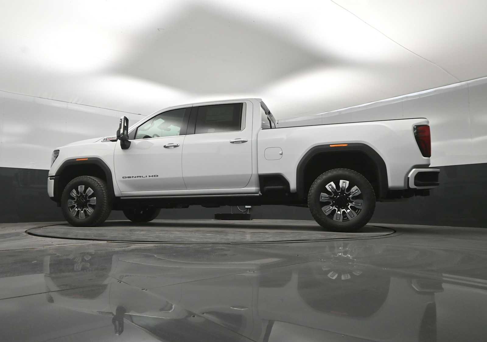 New 2026 GMC Sierra 2500 Denali w/ Denali Reserve Package AWD/4WD image 38
