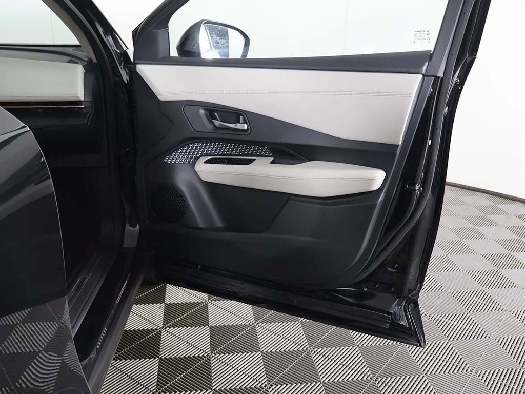 Used 2023 Nissan Ariya AWD image 25