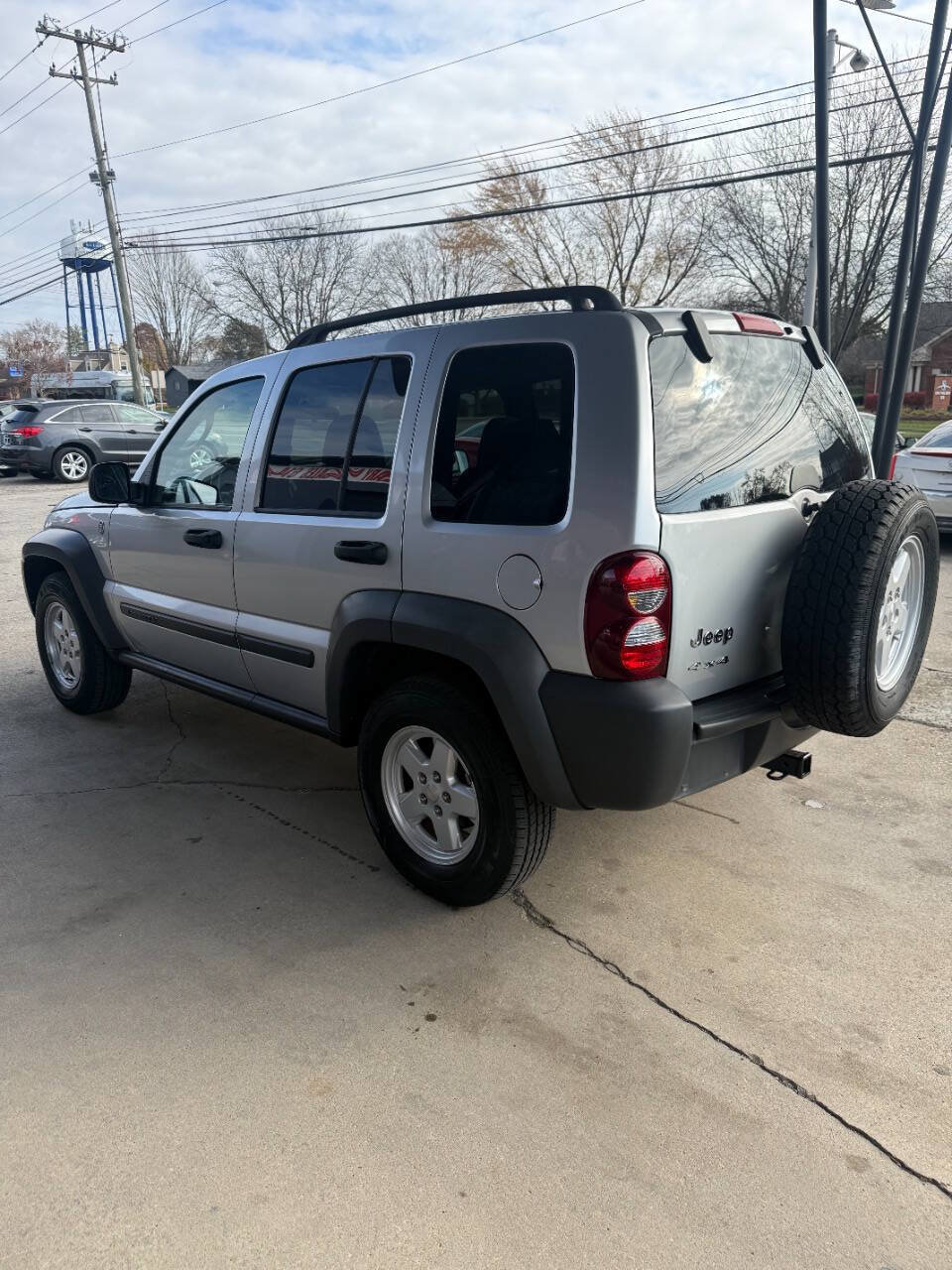 Used 2007 Jeep Liberty Sport AWD/4WD image 4