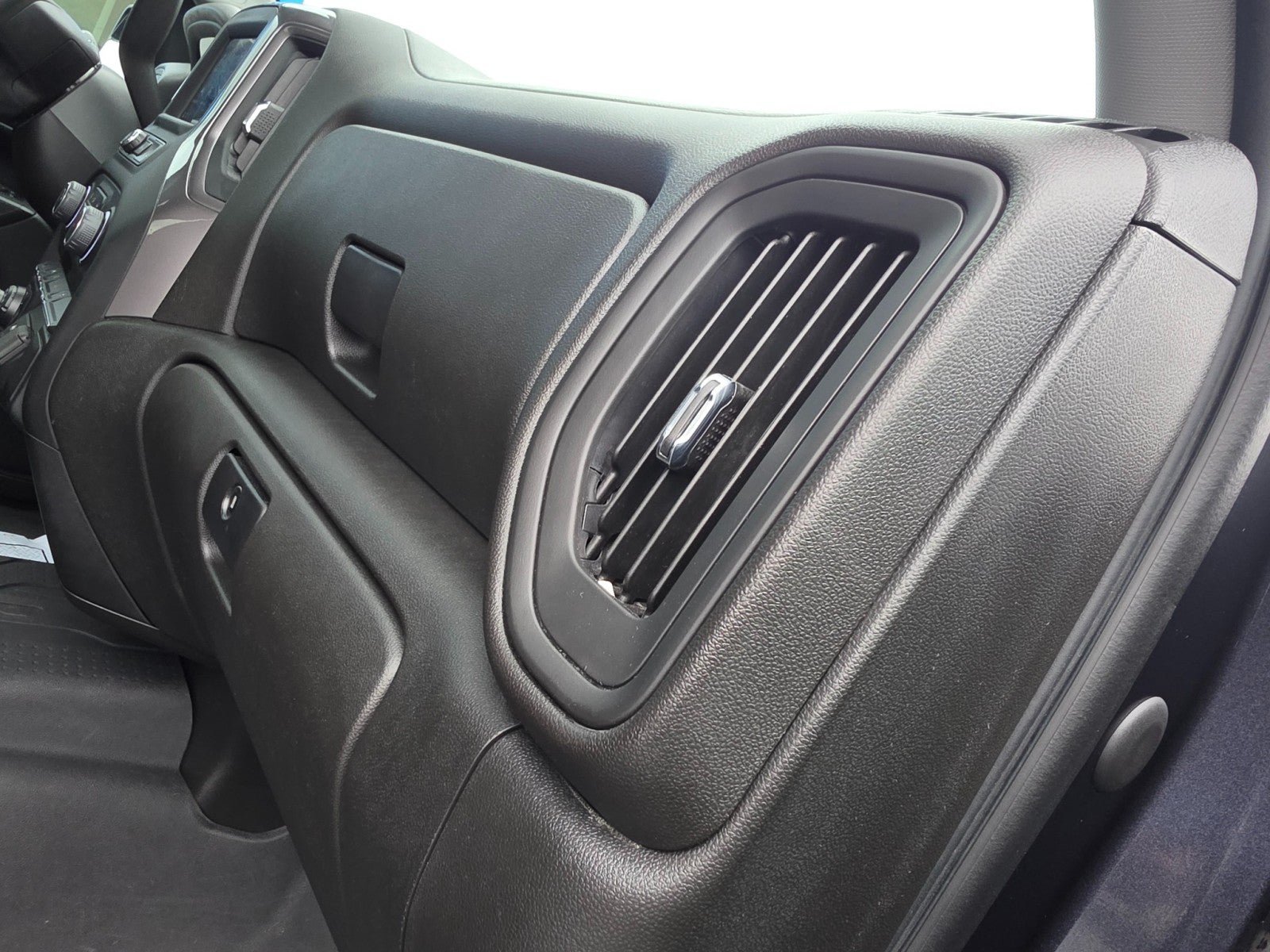 Used 2022 Chevrolet Silverado 1500 W/T w/ WT Value Package AWD/4WD image 14