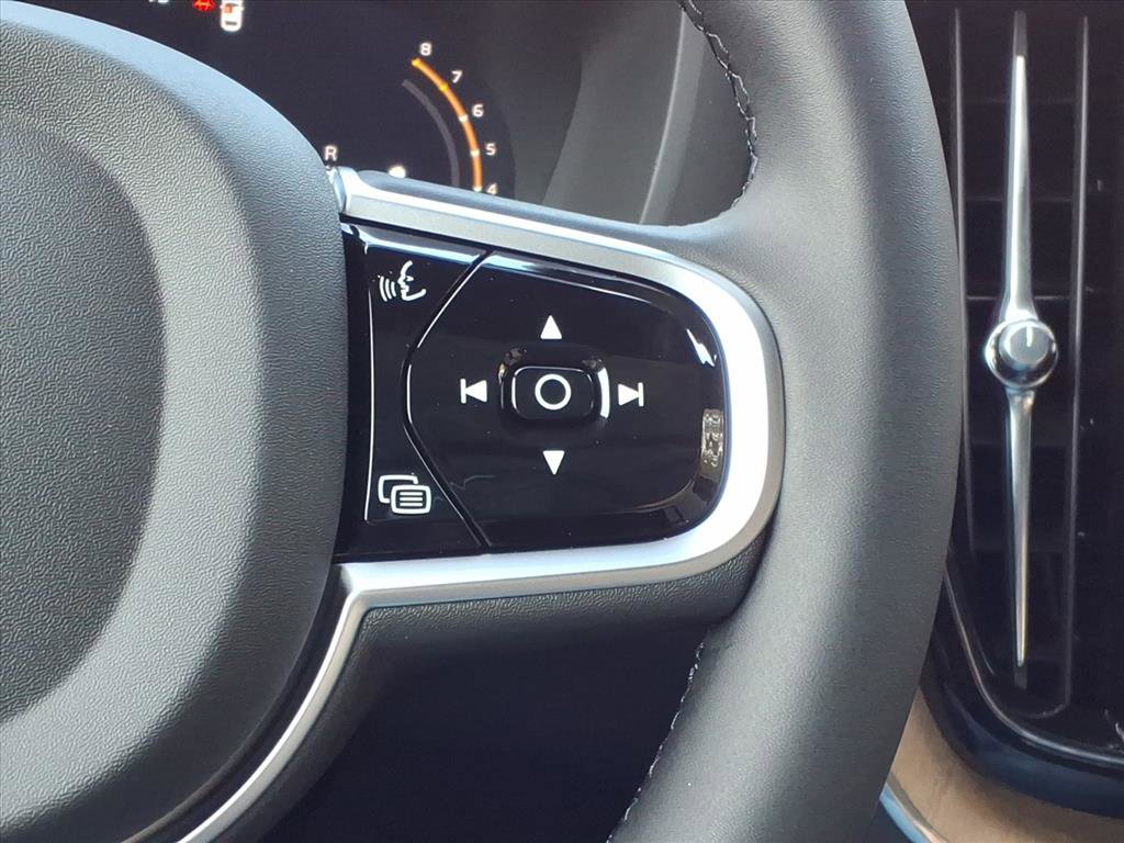 New 2026 Volvo XC60 B5 Plus w/ Protection Package Premier image 22