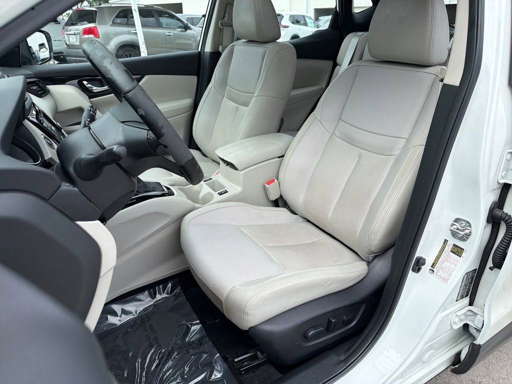 Used 2021 Nissan Rogue Sport SL w/ Premium Package FWD image 33