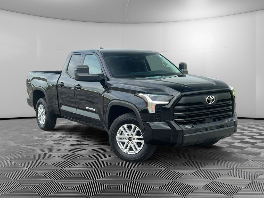Used 2023 Toyota Tundra SR5 w/ SR5 Convenience Package AWD/4WD image 5