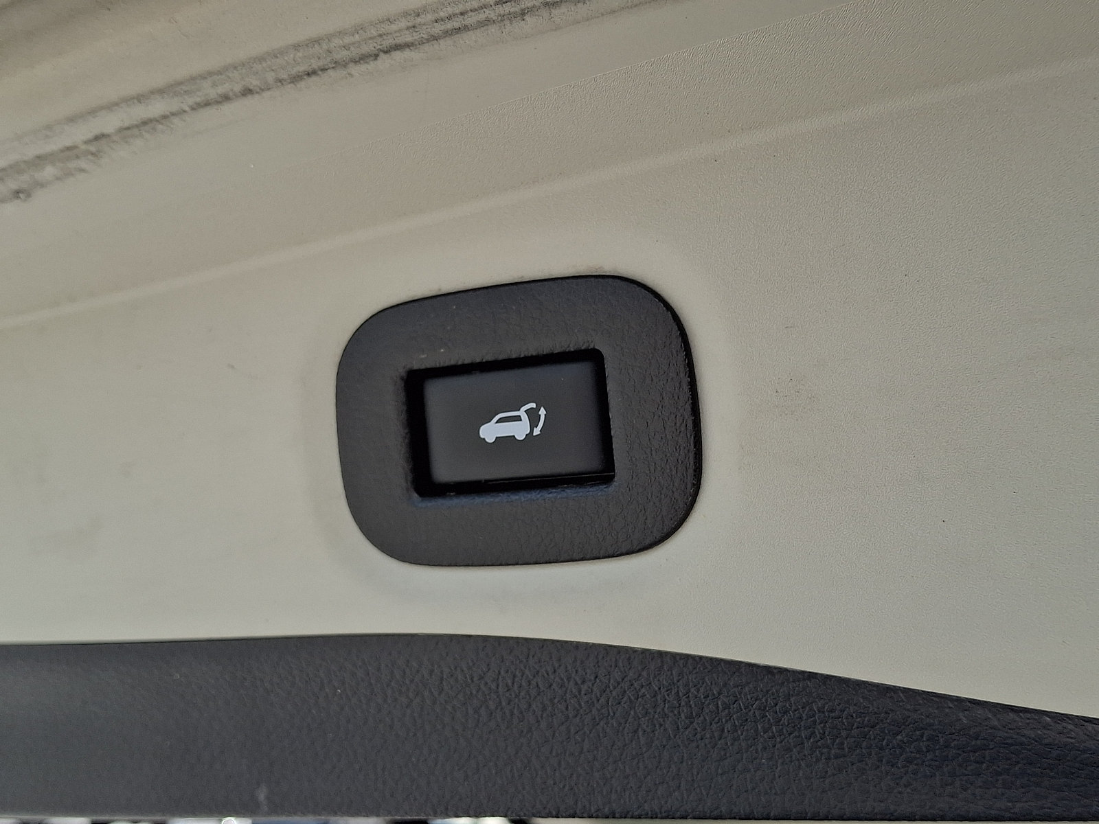 Used 2018 Nissan Rogue SV AWD/4WD image 29