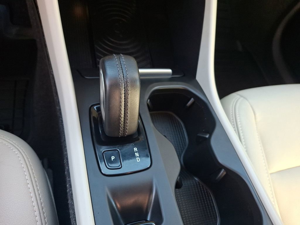 Used 2019 Volvo XC40 T5 Momentum image 15