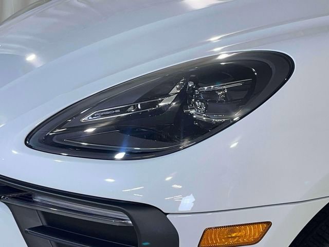 New 2026 Porsche Macan image 5