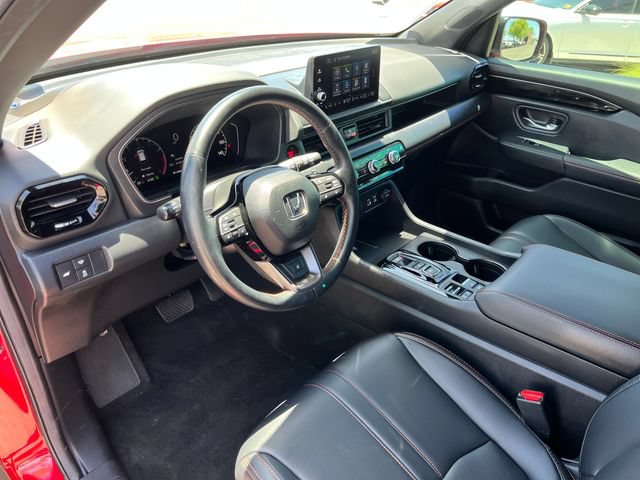 Certified 2025 Honda Pilot TrailSport image 4