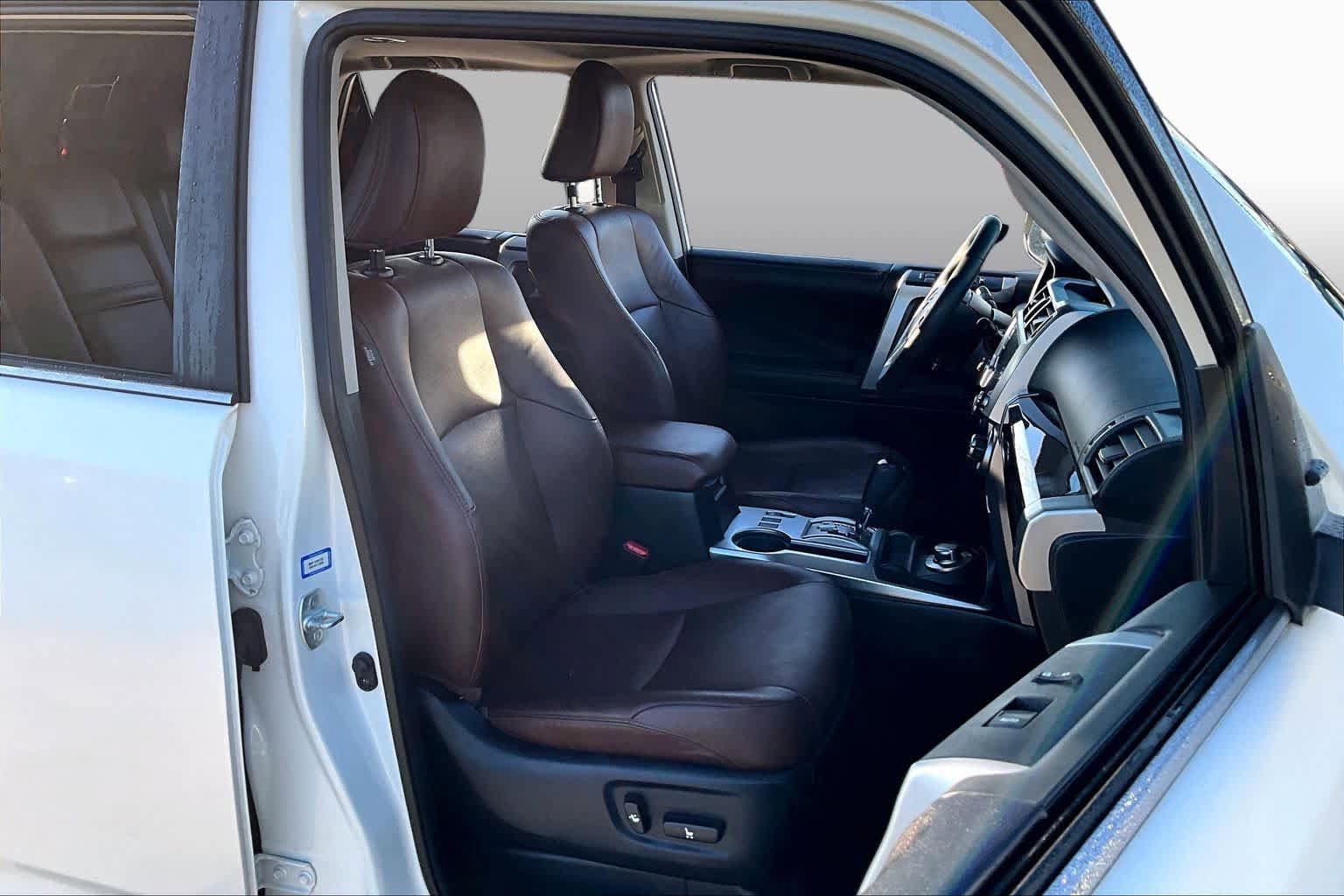 Used 2020 Toyota 4Runner Limited AWD/4WD image 9