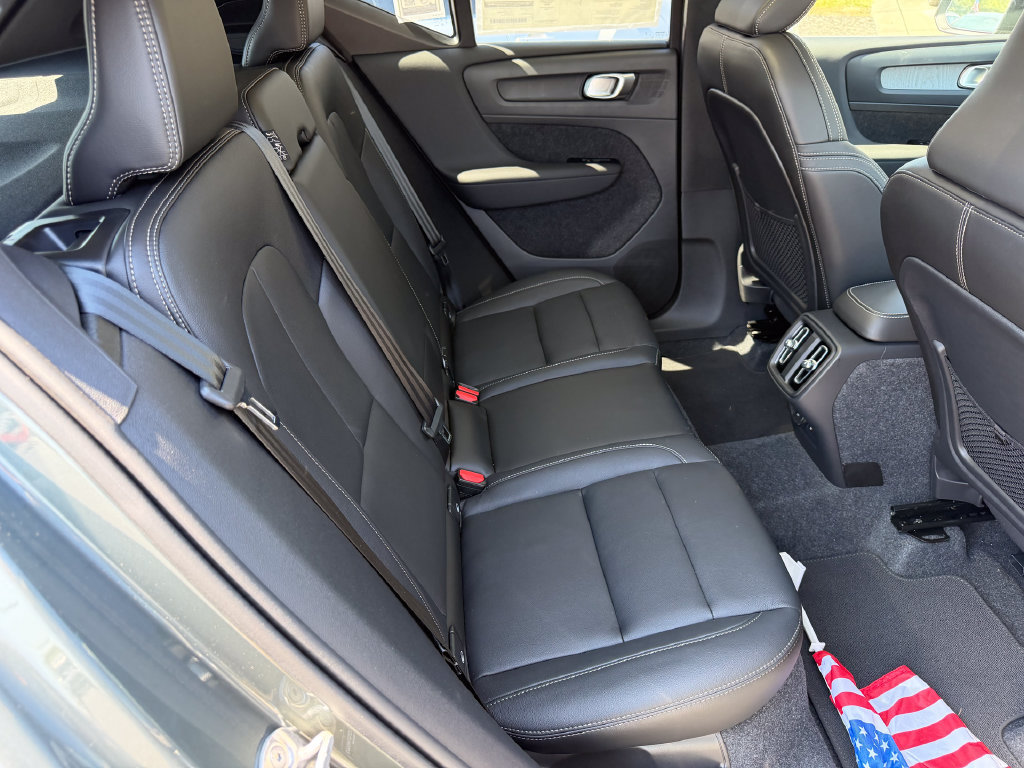 New 2026 Volvo XC40 B5 Core w/ Climate Package AWD/4WD image 11